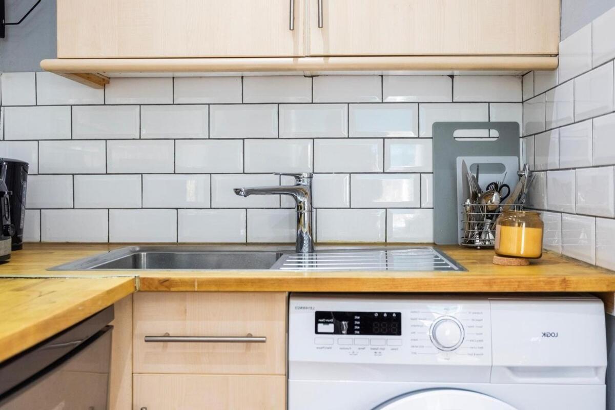 1-bed Flat - Walk To Whitechapel Station Londres